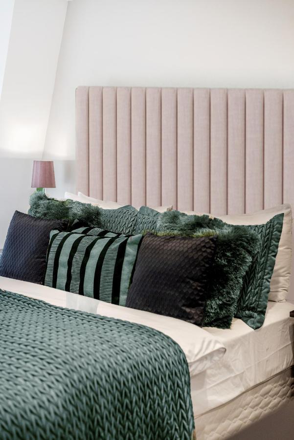 Explore The Most Exquisite West-End From A Harrods Family And Couple Home London Exterior photo