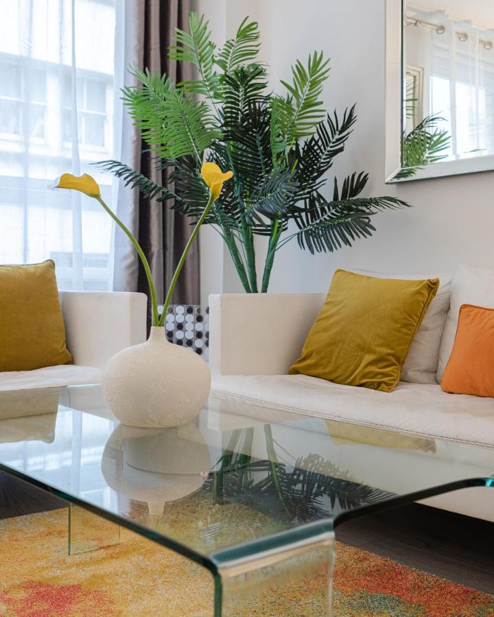 Explore The Most Exquisite West-End From A Harrods Family And Couple Home London Exterior photo